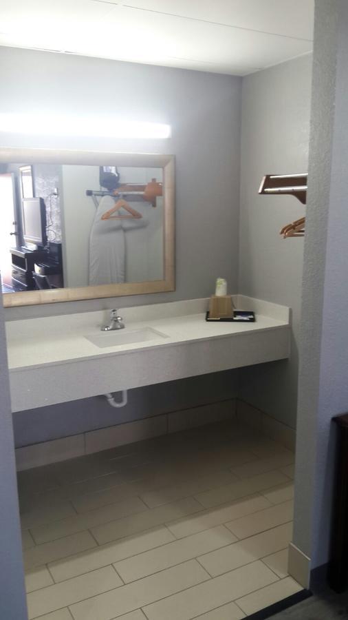 Paris Inn And Suites Esterno foto
