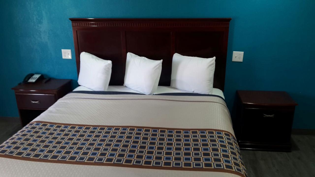 Paris Inn And Suites Esterno foto
