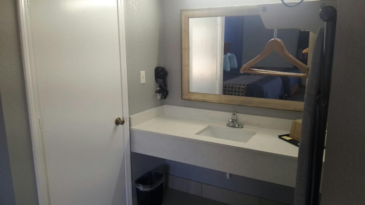 Paris Inn And Suites Esterno foto