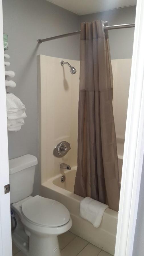 Paris Inn And Suites Esterno foto