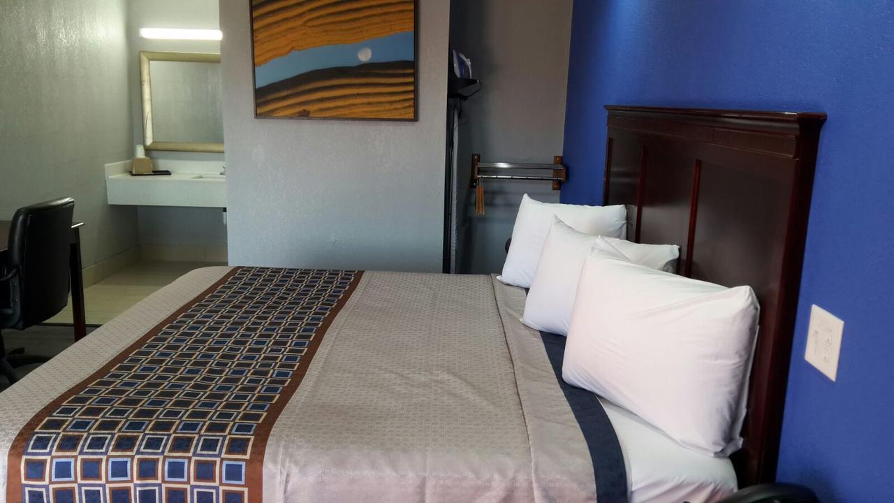 Paris Inn And Suites Esterno foto